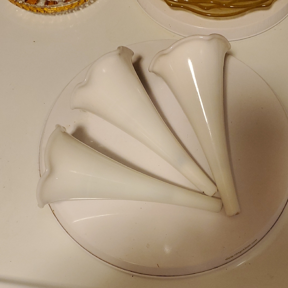 HTF L E Smith Epergne Horns/Vases Set 3